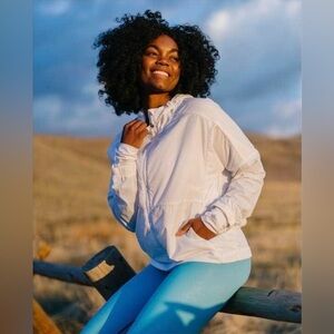 Zyia Active Women’s Front Zip Long Sleeve White Mesh Lined Jacket XLarge